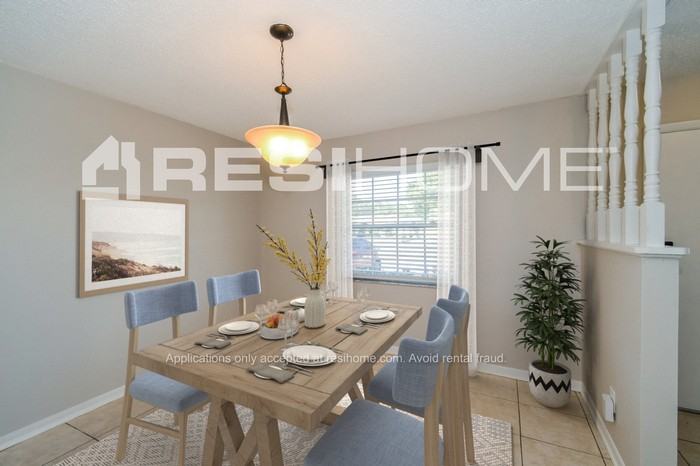 8368 Geoffrey Ct - Photo 4 of 18