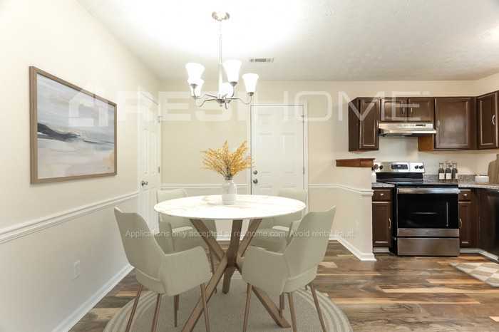 135 Chaucer Ln - Photo 3 of 17