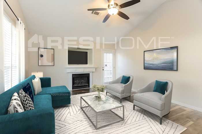 135 Chaucer Ln - Photo 4 of 17