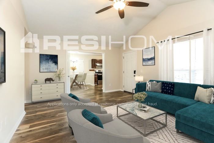 135 Chaucer Ln - Photo 5 of 17