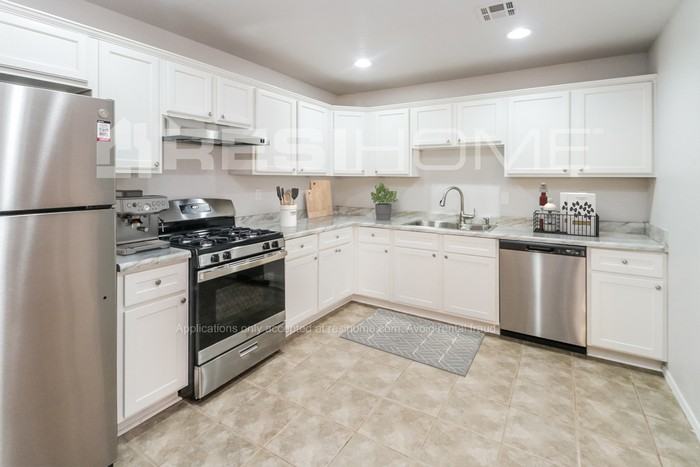 3705 Sw 44th St - Photo 2 of 14