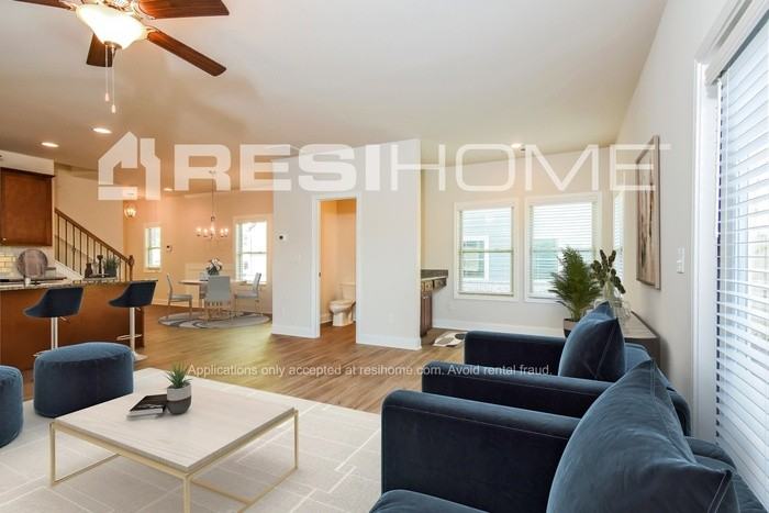 1005 Tranquil Gardens Pl - Photo 5 of 17