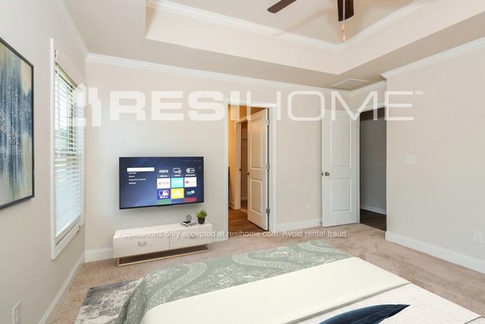 1005 Tranquil Gardens Pl - Photo 7 of 17