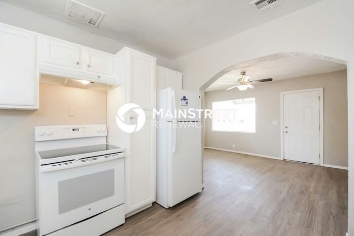 431 W President St - Photo 5 of 16