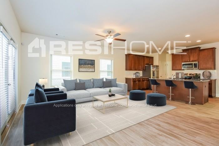 1040 Tranquil Gardens Pl #1040 - Photo 4 of 17