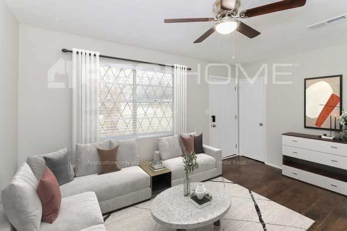 6043 Deerfield Ct - Photo 4 of 16