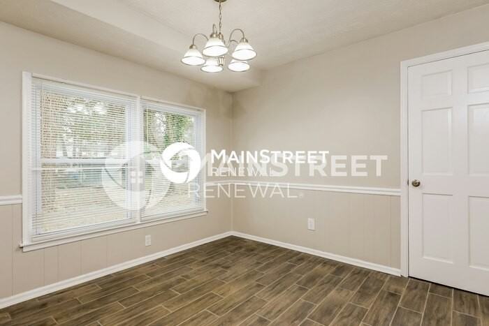 6704 Amesbury Ln - Photo 7 of 18