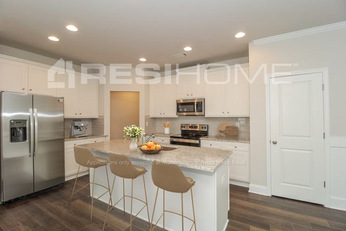 3009 Faireno Pl #3009 - Photo 4 of 18