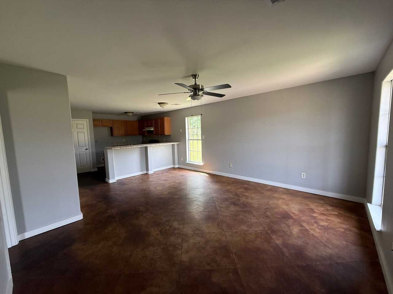 113B Nikki Dr - Photo 2 of 10