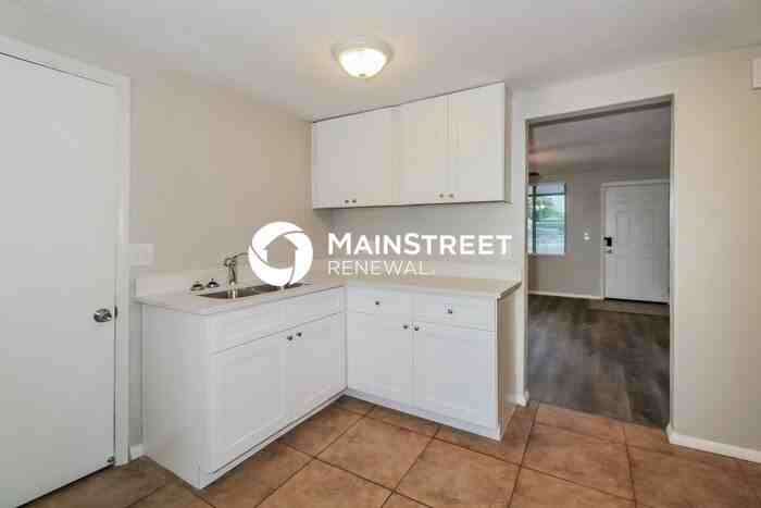 718 W Louisiana St - Photo 6 of 16