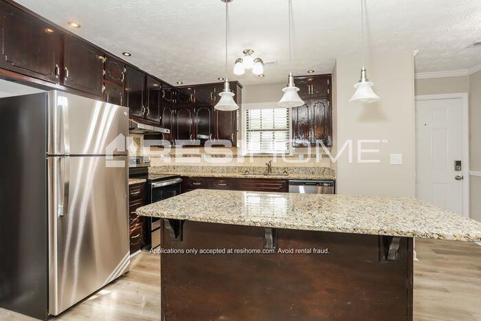 1174 Walnut Creek Ln - Photo 4 of 19