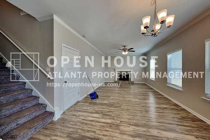 12 Ashbridge Ln - Photo 4 of 20