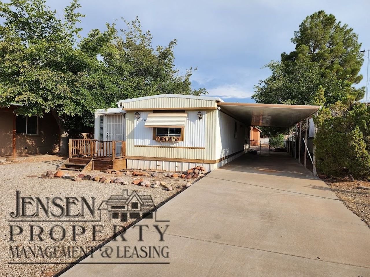 1980 W 1575 N - Photo 2 of 20