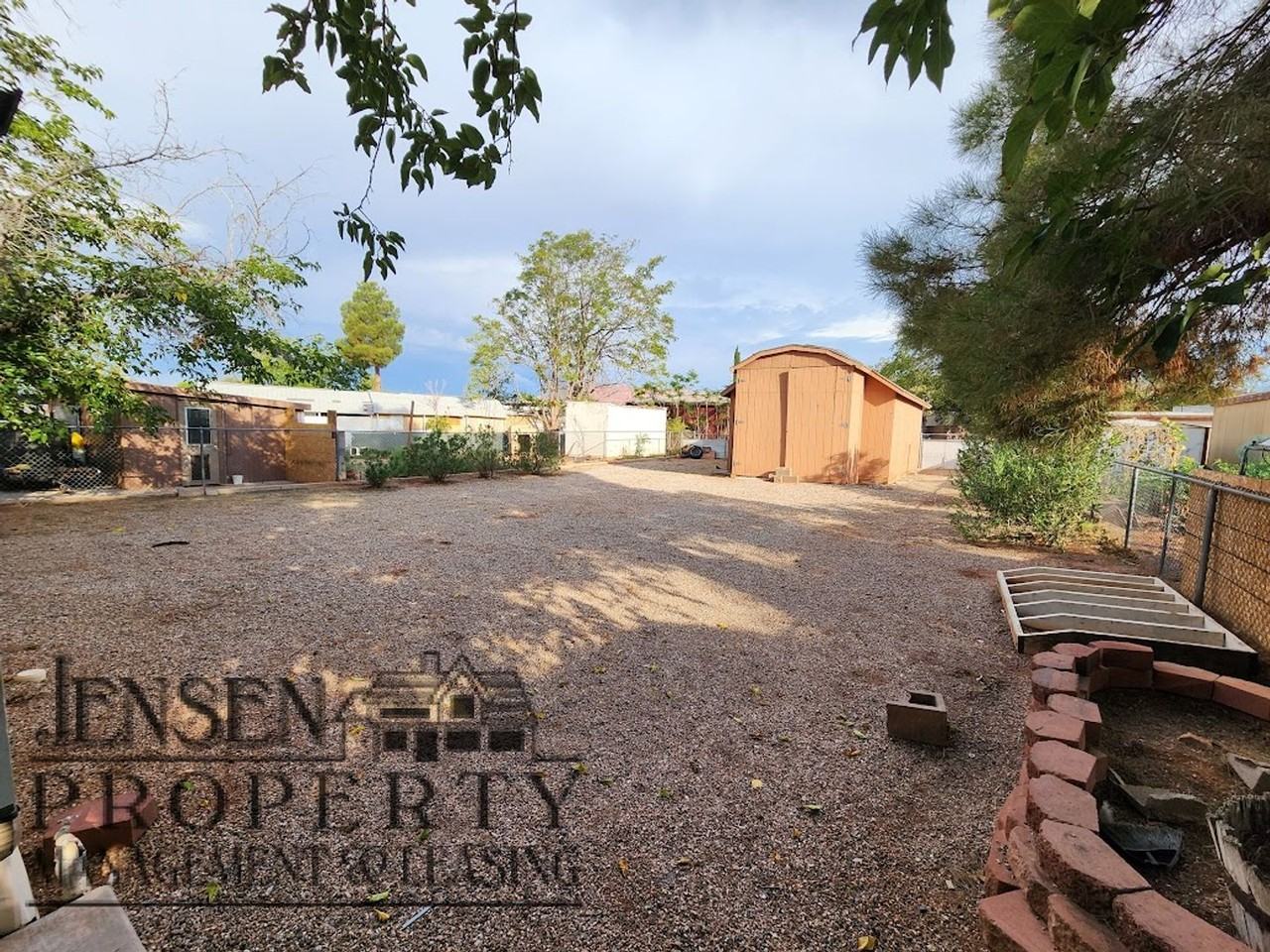 1980 W 1575 N - Photo 6 of 20