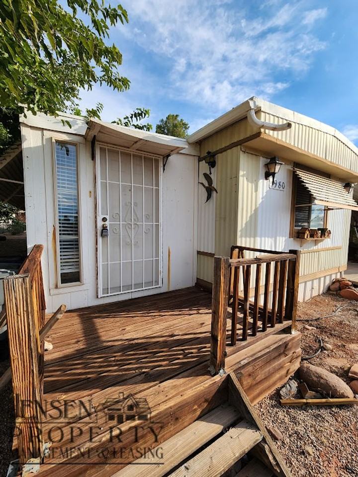 1980 W 1575 N - Photo 7 of 20