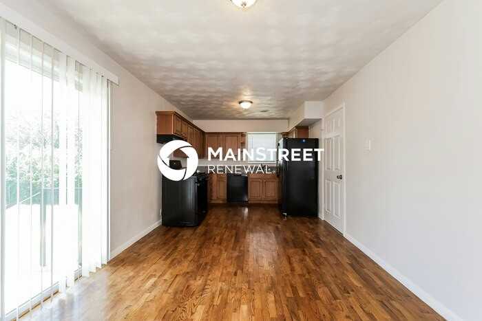 2928 Mark Twain Dr - Photo 3 of 17