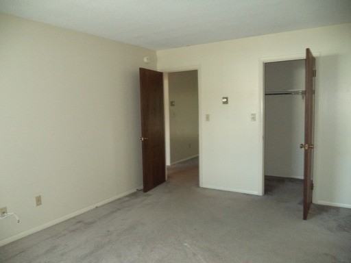 719 W Cherry Ln - Photo 7 of 9