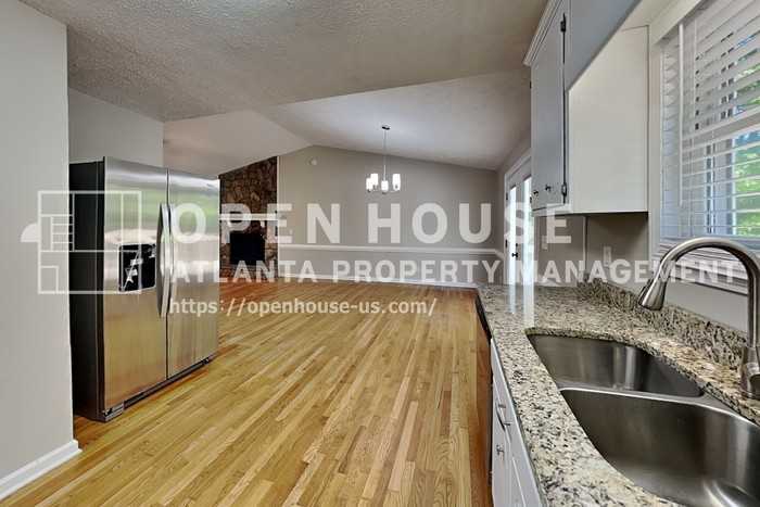 3702 Pine Brook Dr - Photo 6 of 20