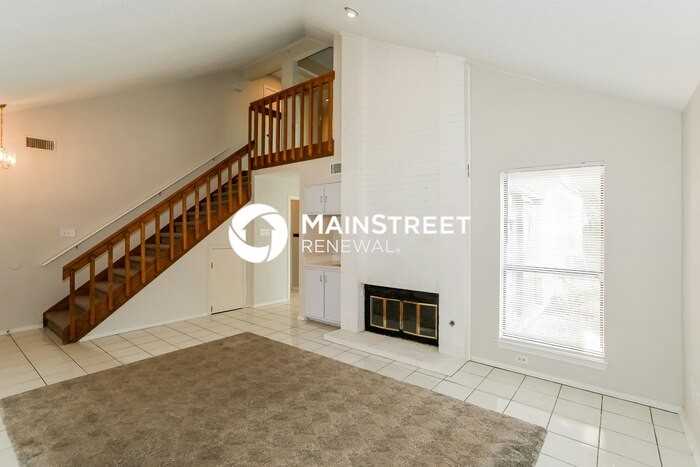 1210 Fox Hollow Dr - Photo 5 of 17