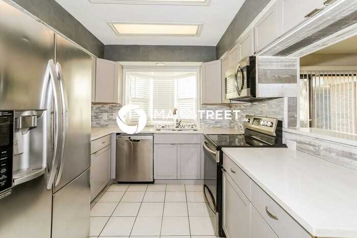 1210 Fox Hollow Dr - Photo 7 of 17