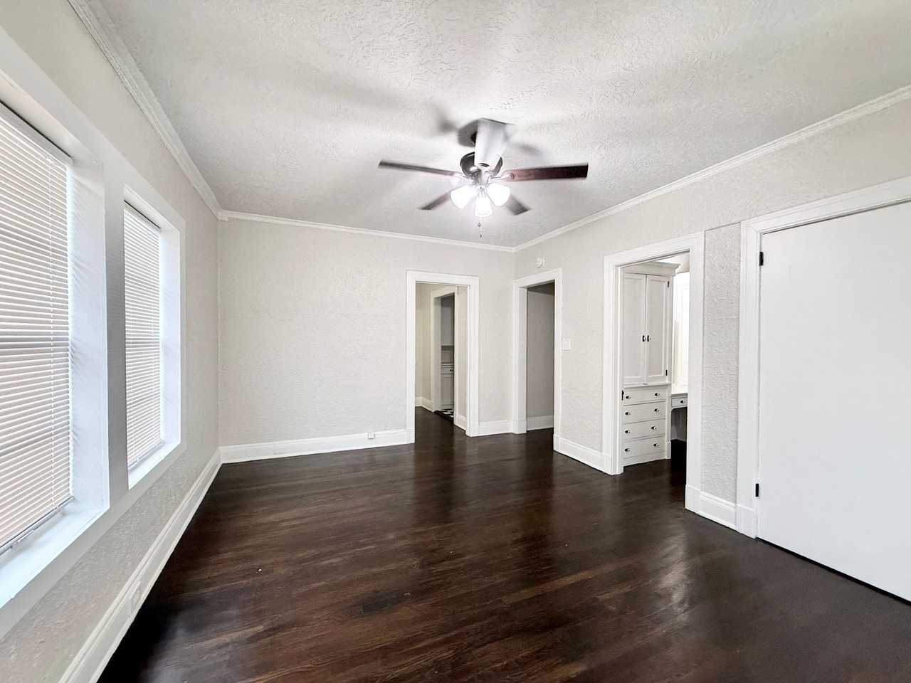 3920 Fannin St - Photo 6 of 18