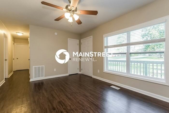 537 Fielding Cir - Photo 6 of 17