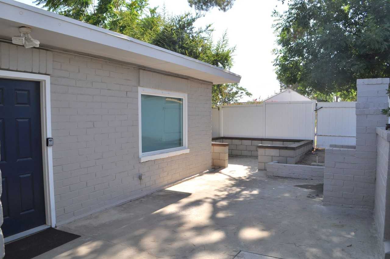 31981 Yucaipa Blvd - Photo 3 of 5