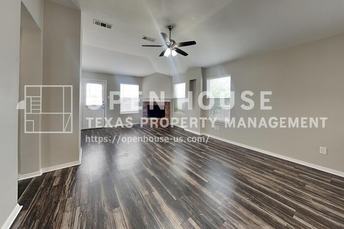 529 Port Arthur Dr - Photo 4 of 20