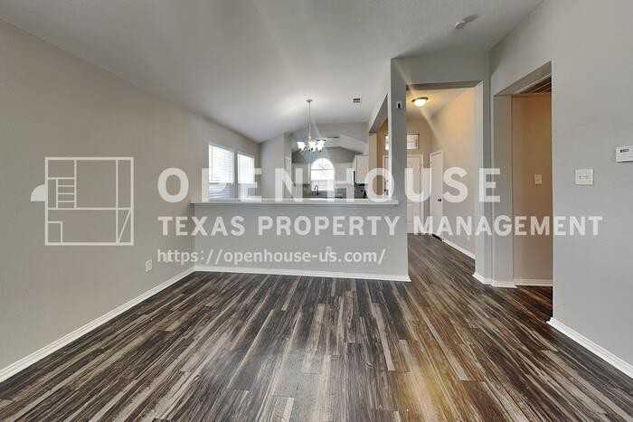 529 Port Arthur Dr - Photo 5 of 20