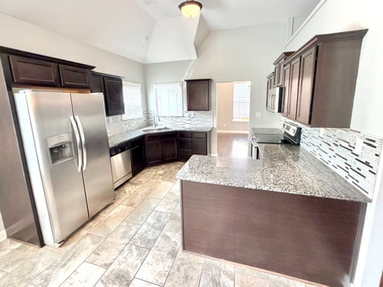4049 Shinault Cv - Photo 4 of 11
