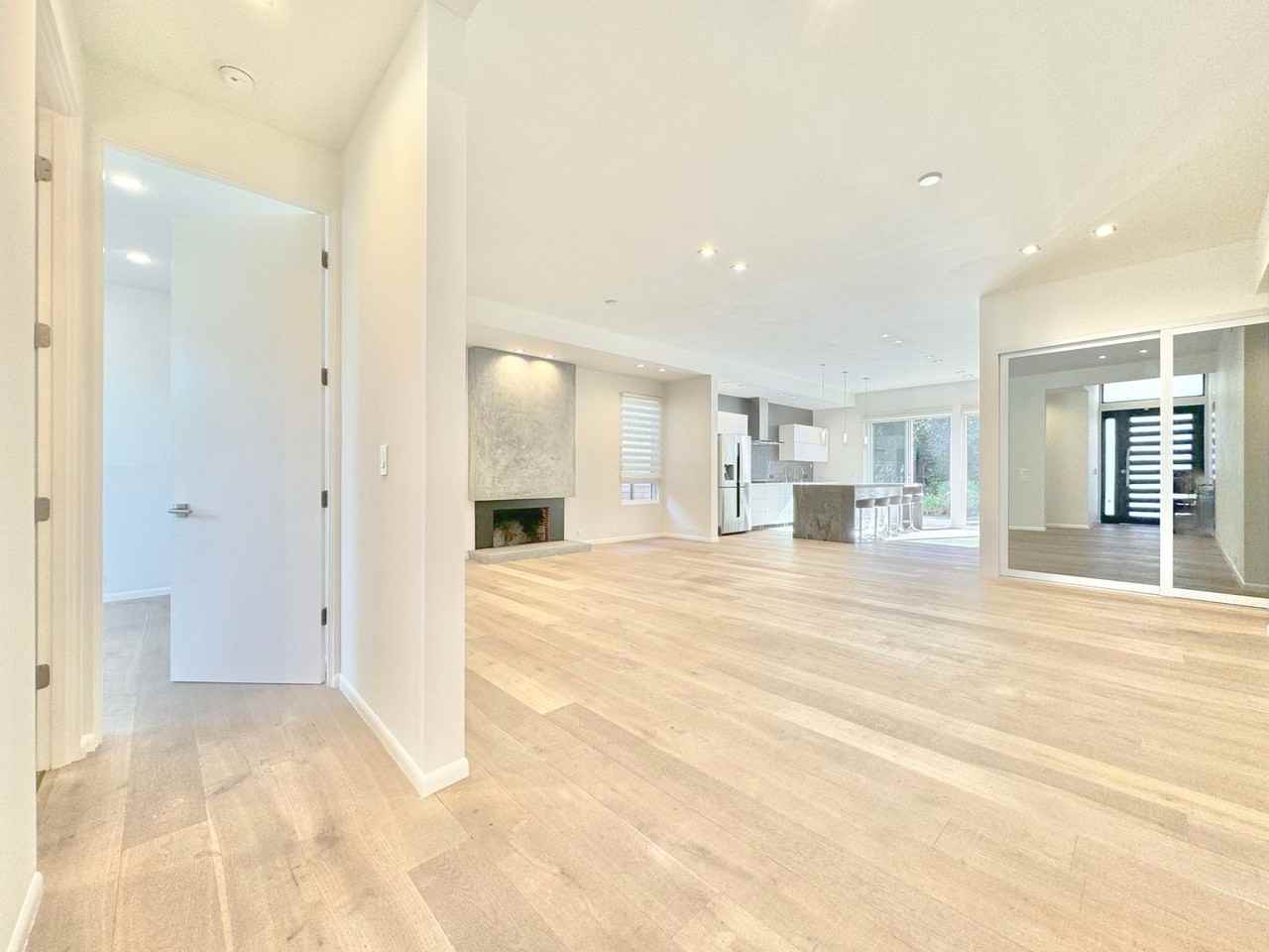 12452 Beatrice St - Photo 6 of 31