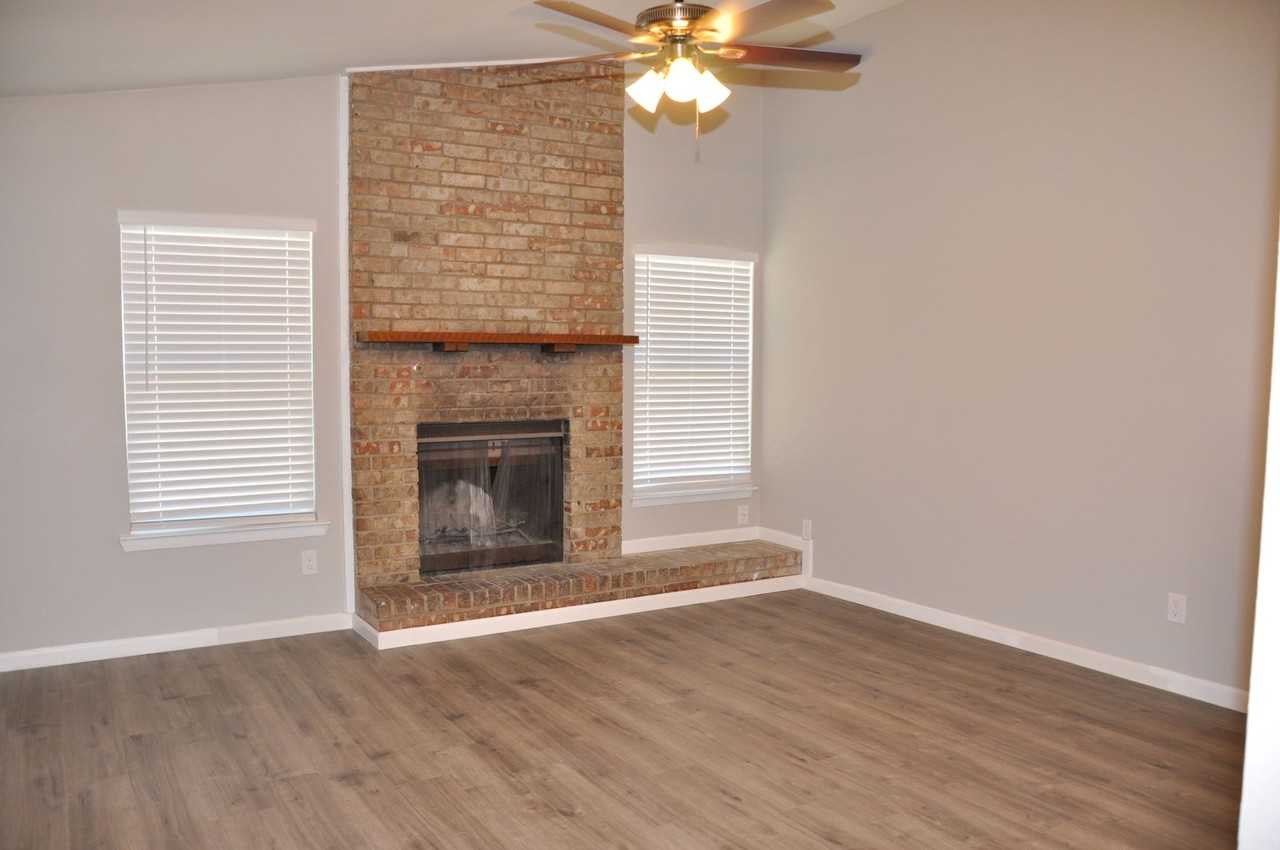 11802 Argonne Forest Trl #A - Photo 3 of 19