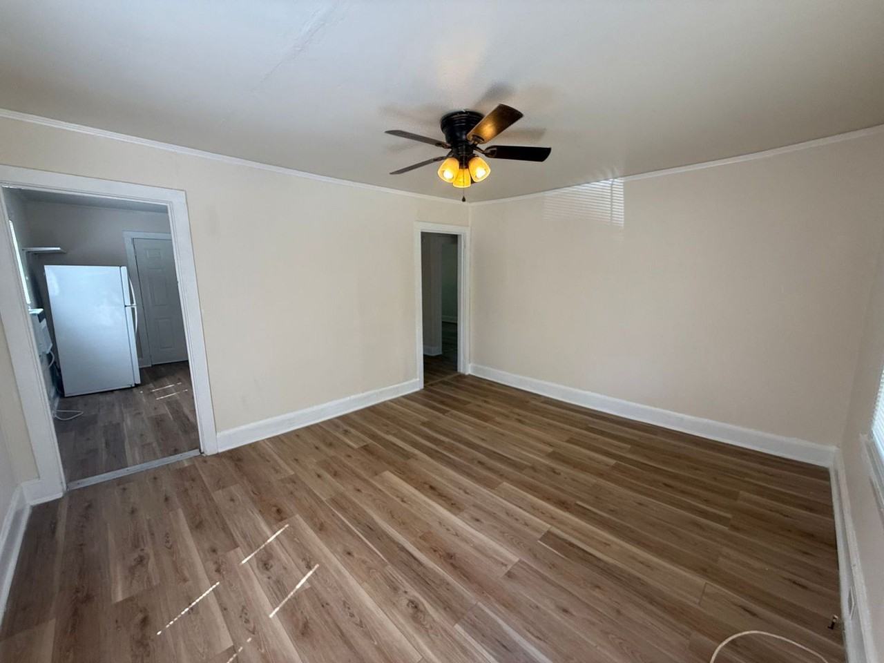 260 Lucky Ln - Photo 3 of 9