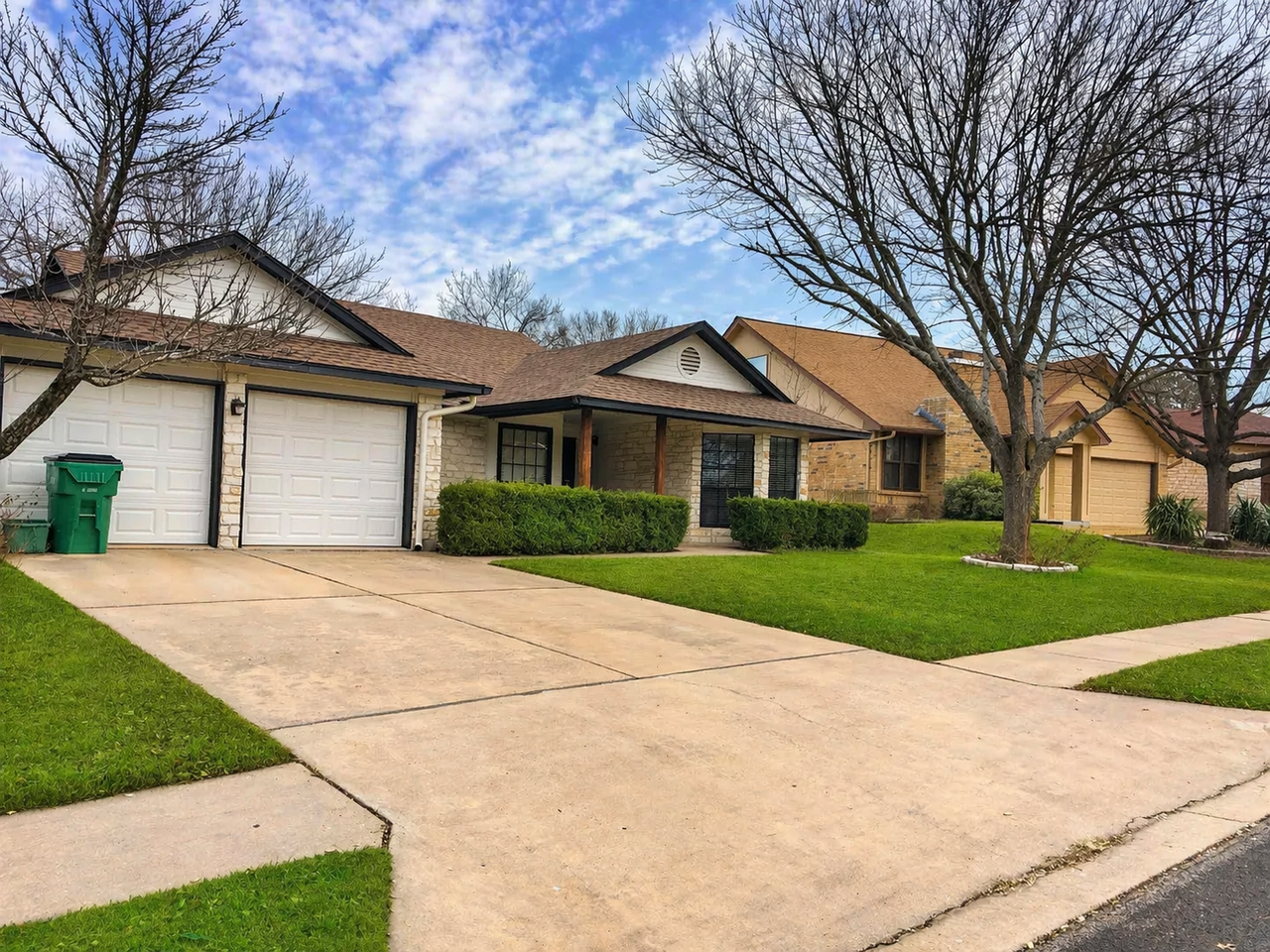 2007 Crystal Shore Dr - Photo 2 of 21