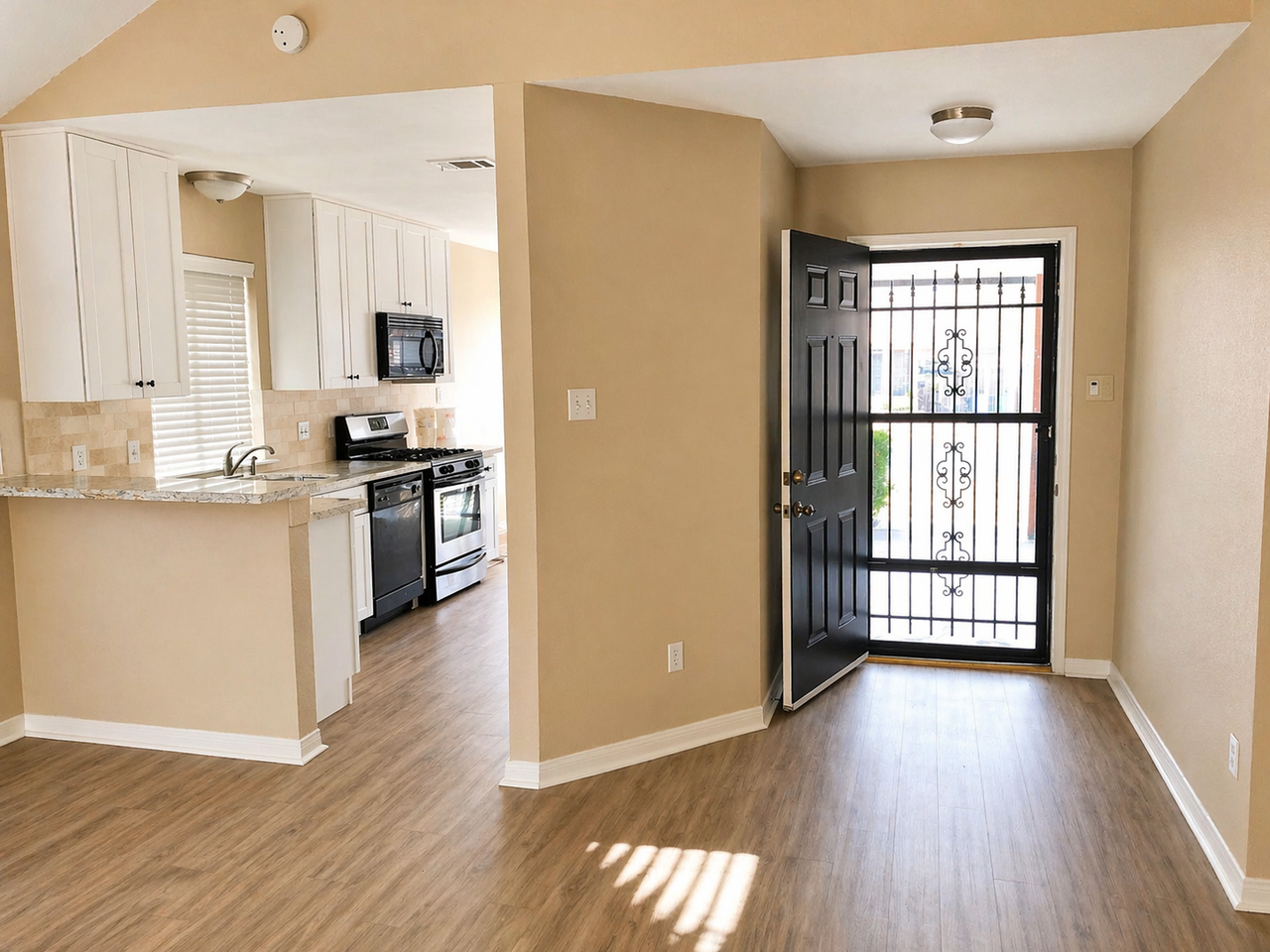 2007 Crystal Shore Dr - Photo 5 of 21