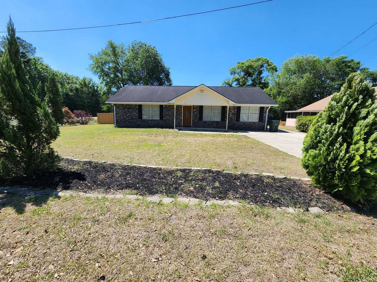 1011 Farr Ct - Photo 2 of 19