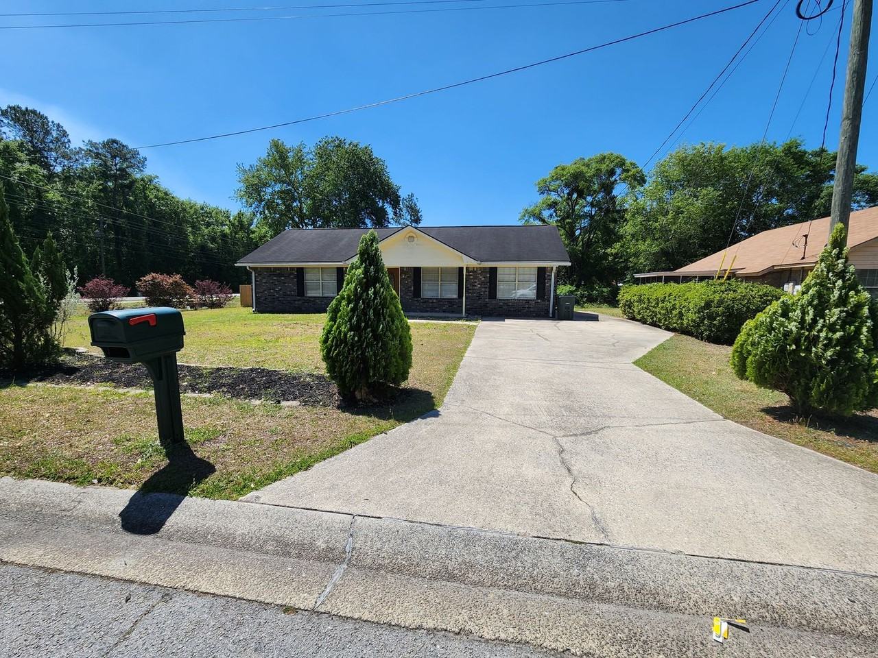 1011 Farr Ct - Photo 3 of 19