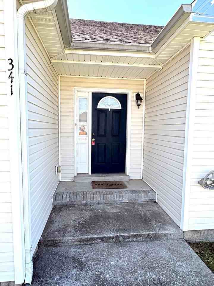 341 Chalet Cir - Photo 4 of 34