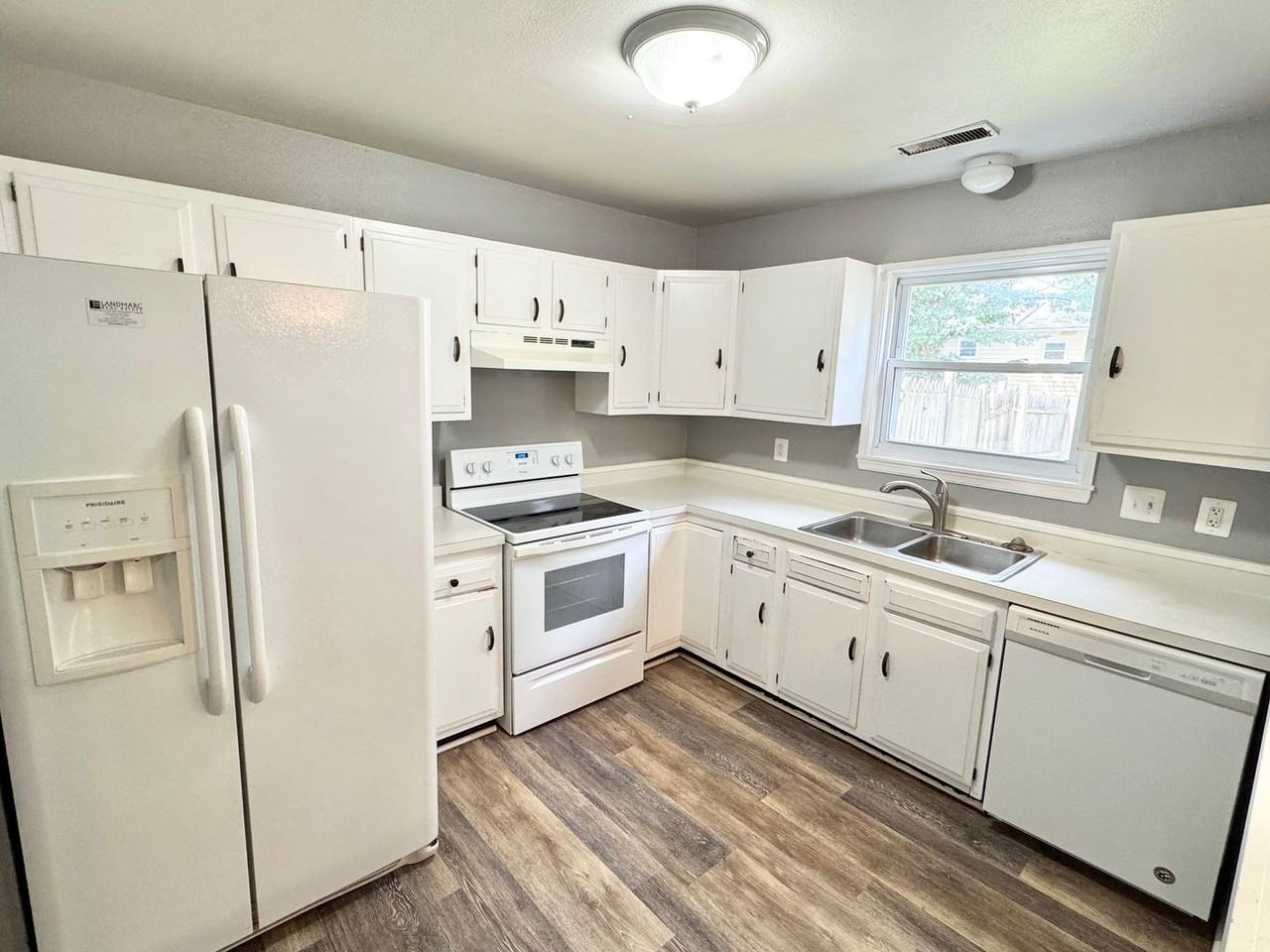 814 Sledgehammer Dr - Photo 3 of 23