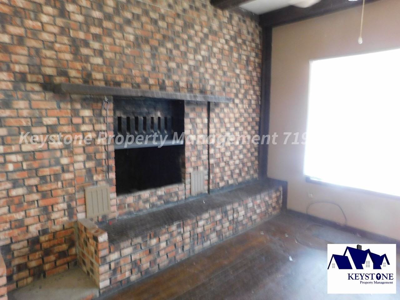 906 N Glendale Ave - Photo 3 of 23