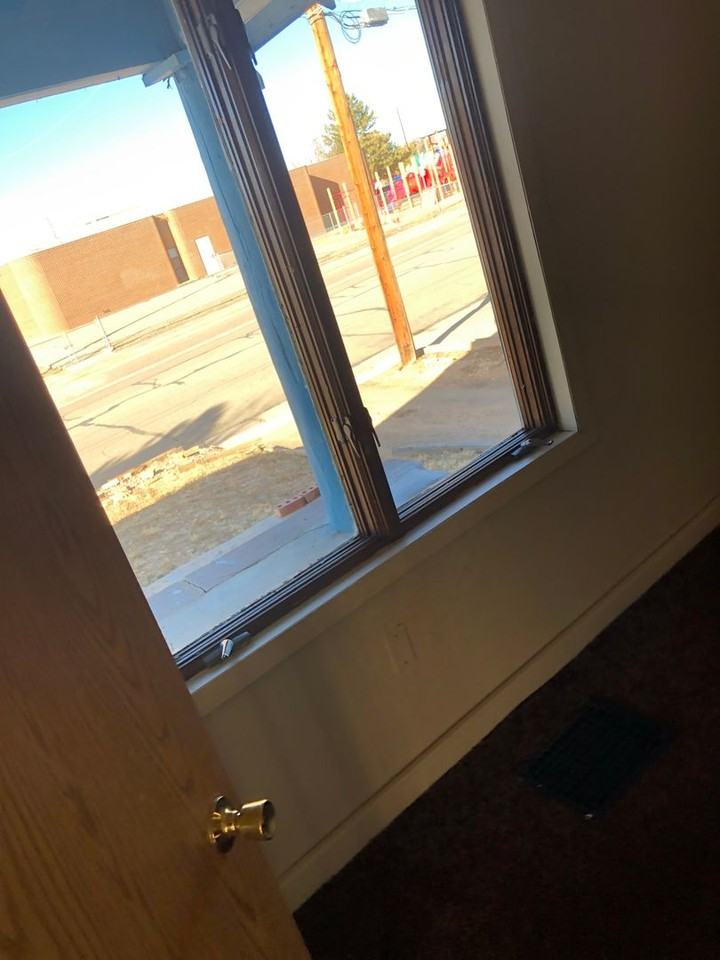 906 N Glendale Ave - Photo 7 of 23