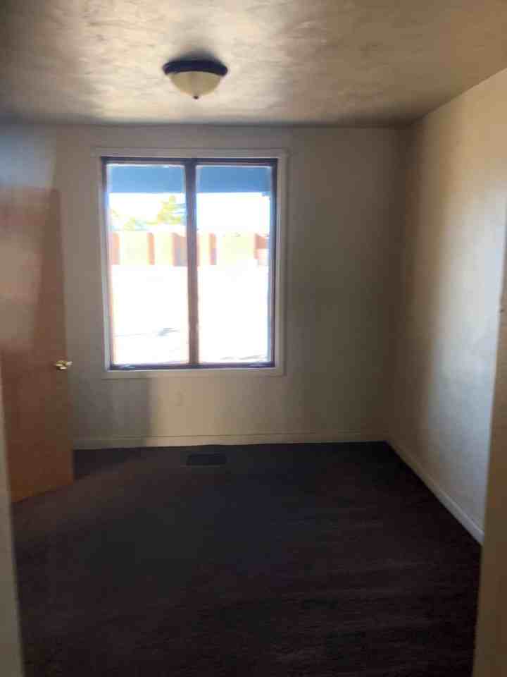 906 N Glendale Ave - Photo 7 of 19