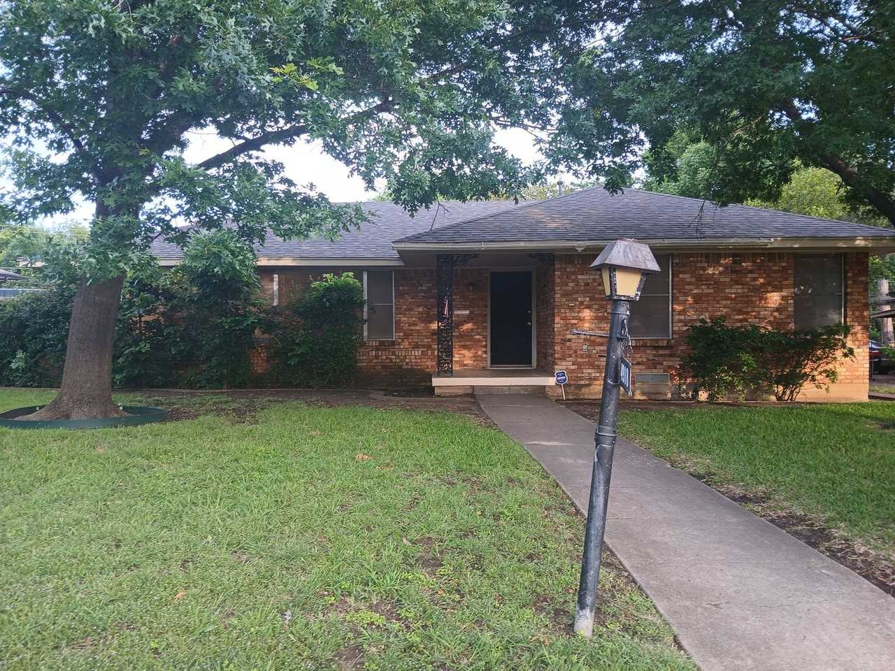 4918 Rockport Dr - Photo 2 of 29