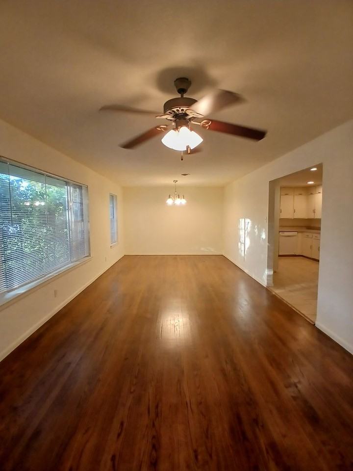 4918 Rockport Dr - Photo 7 of 29