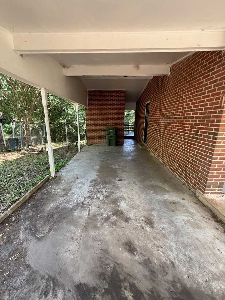 118 Nottingham Ct - Photo 3 of 18