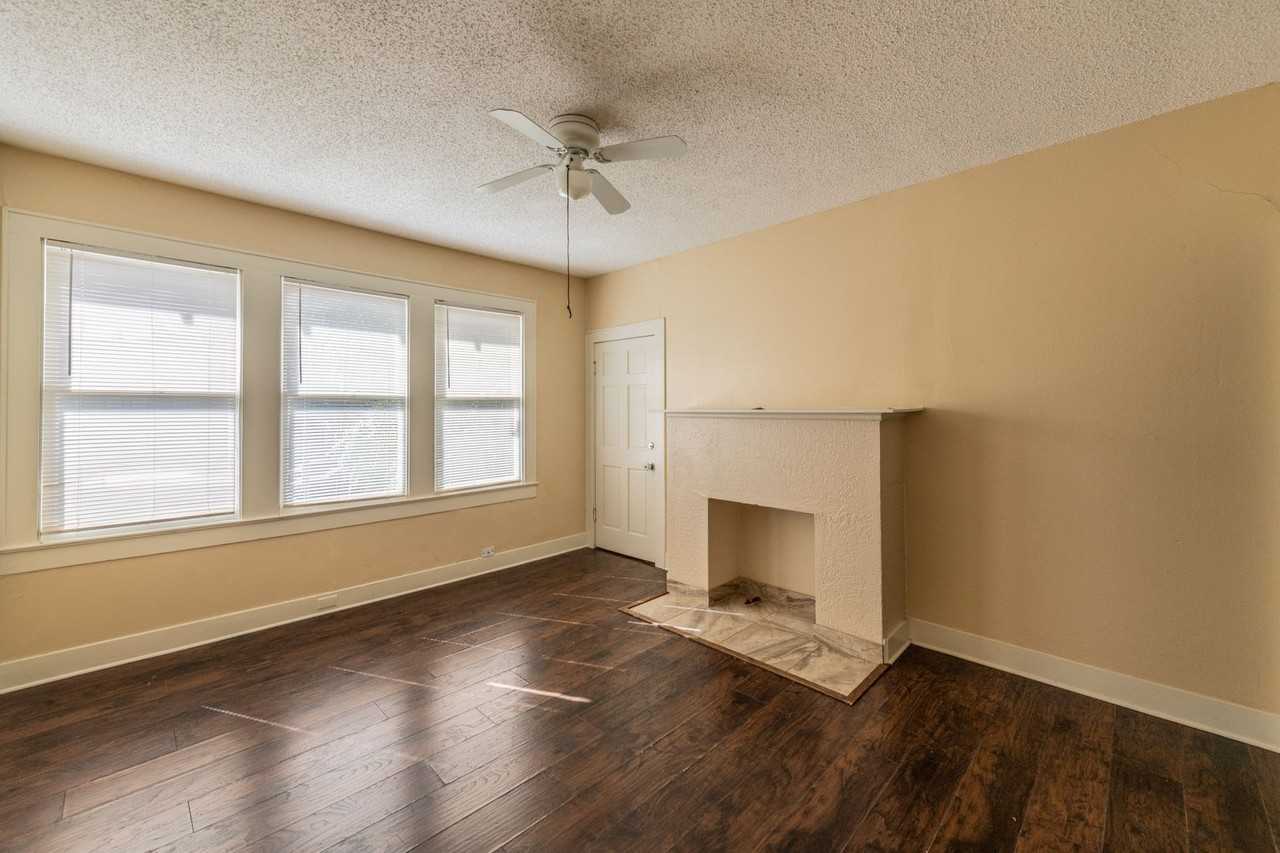 327 Eleanor Ave - Photo 2 of 8