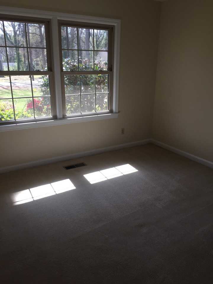 1301 Brookwood Dr - Photo 6 of 12