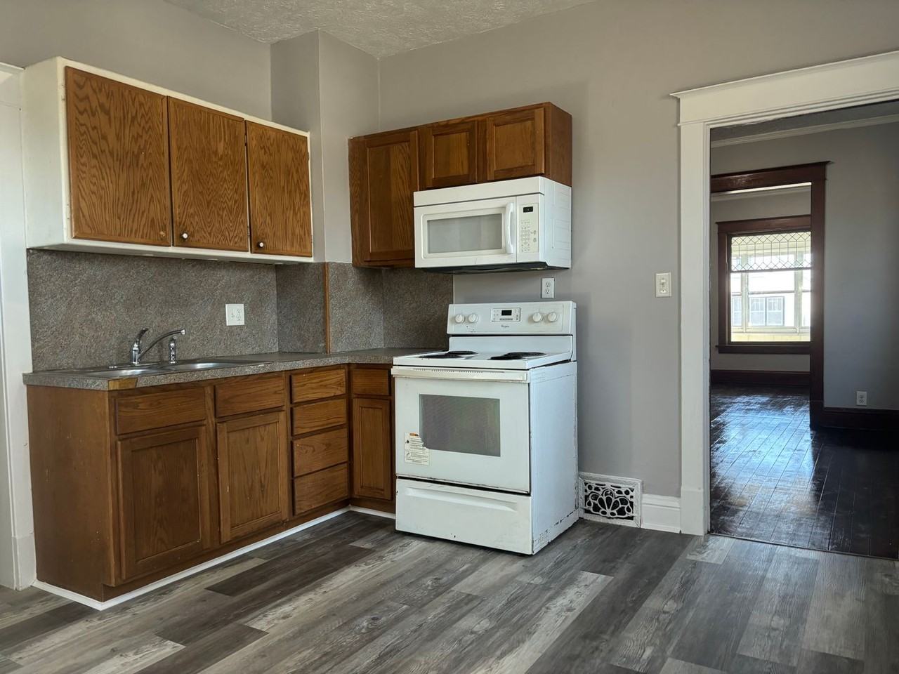 3708 N 19th St - Photo 3 of 10