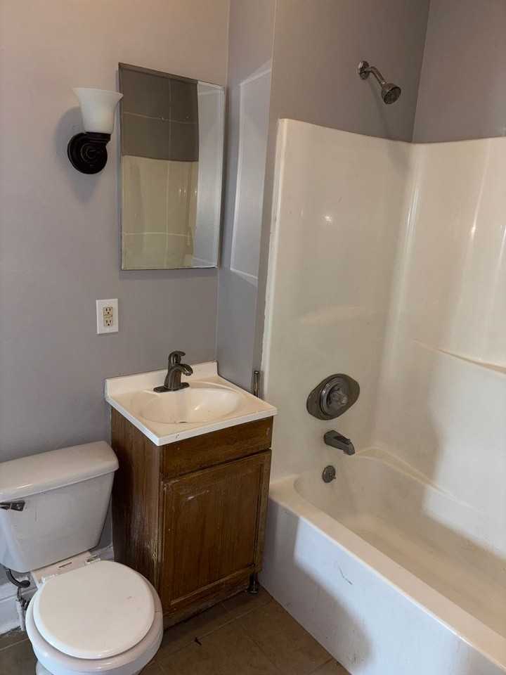 3708 N 19th St - Photo 5 of 10