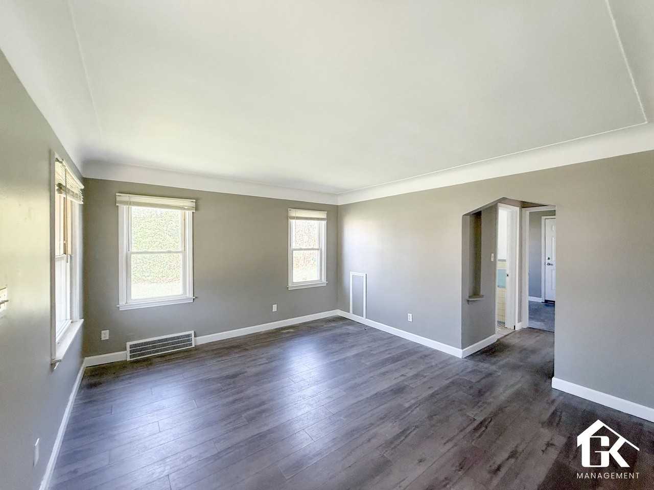 7708 Penrod St - Photo 3 of 25